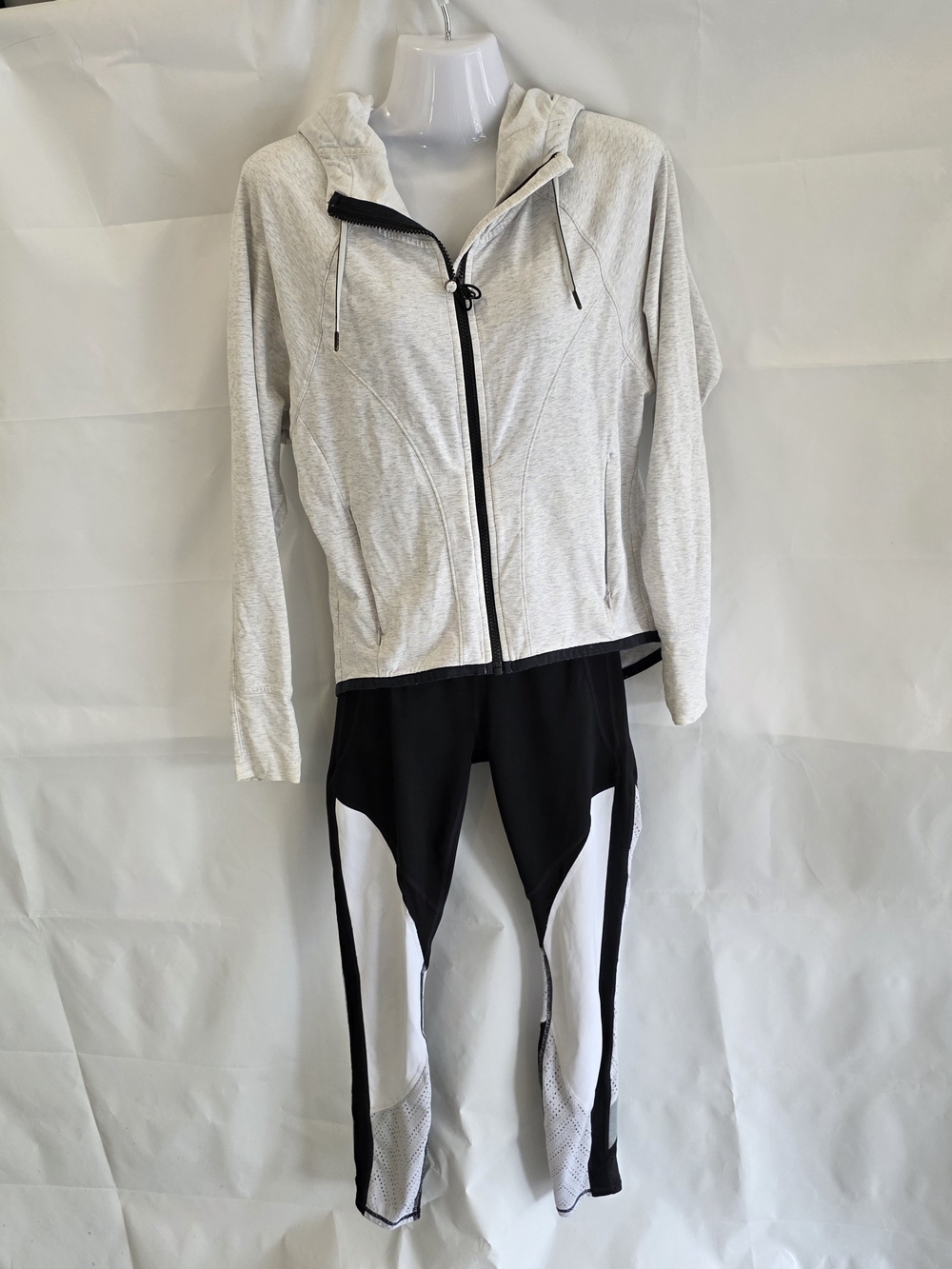 ATHLETA SET: Sentry Anorak Zip Hoodie (XXS) & Precision Colorblock Tights (XS)